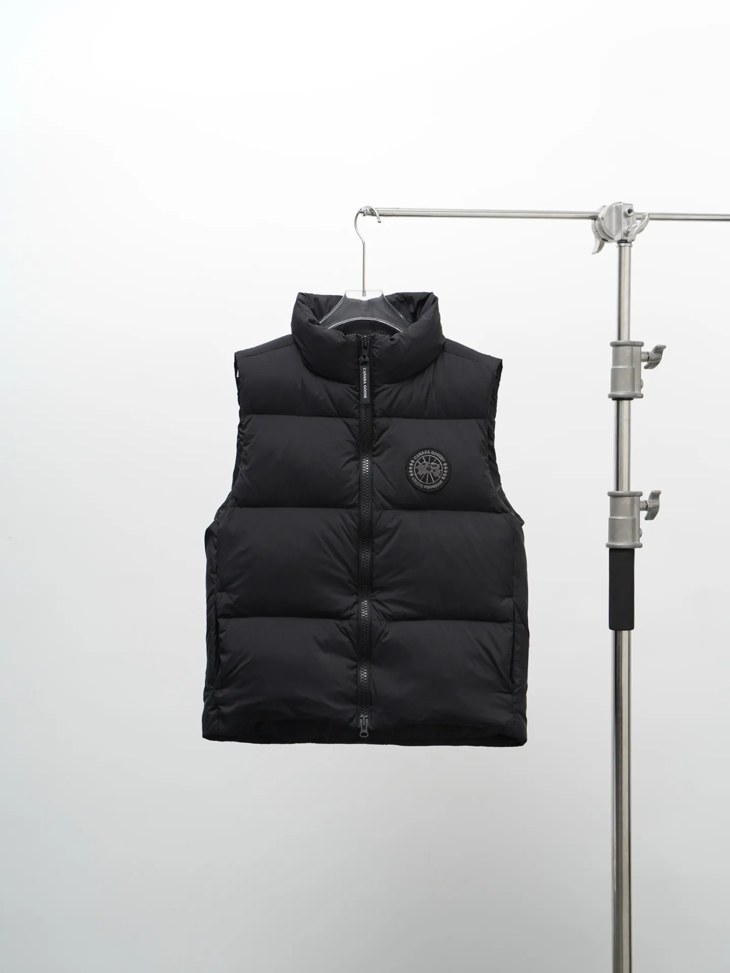 P560 CANADA GOOSE Canada Goose Lawrence Men's Black Black Label Down Vest Down Jacket 2804MB